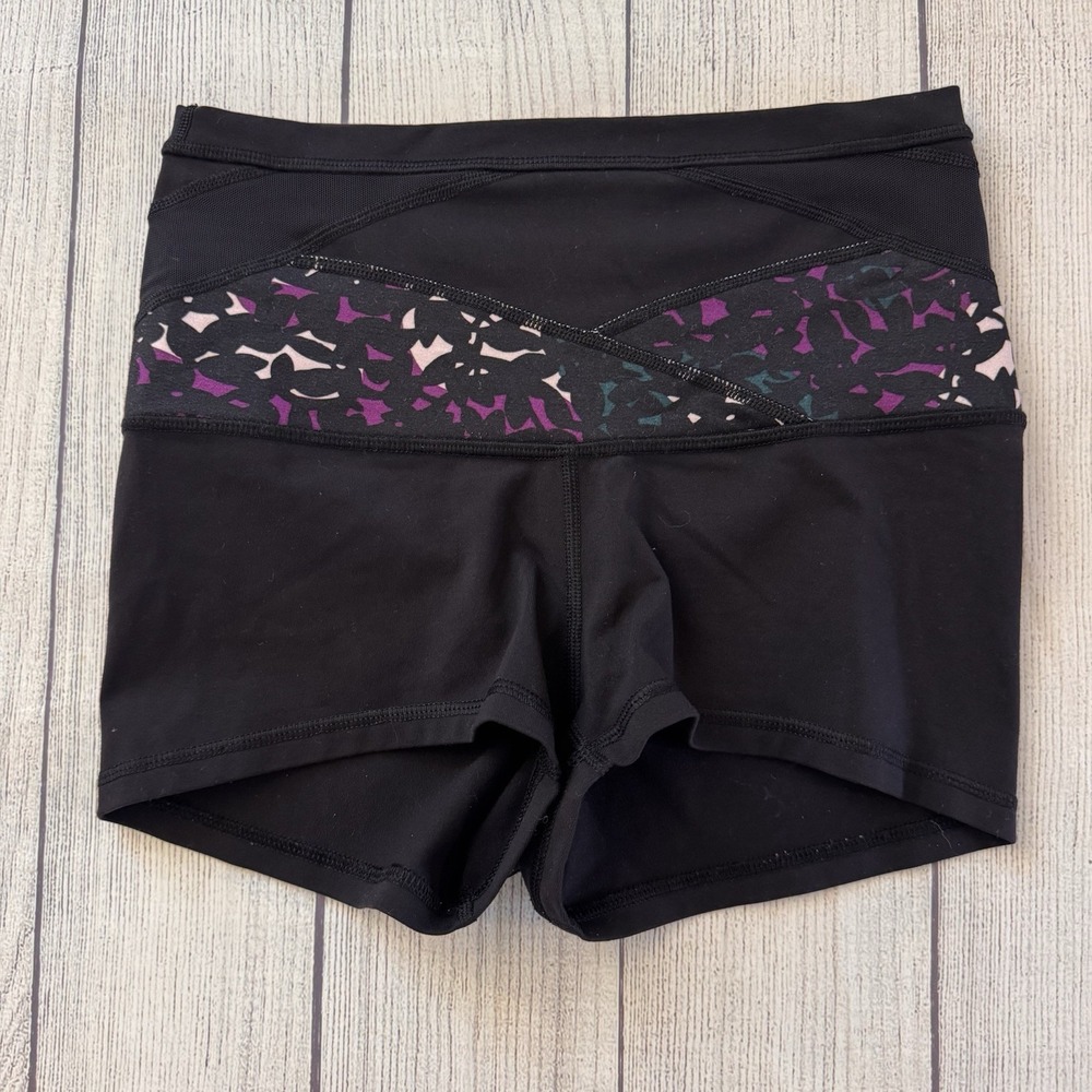 Lululemon Boogie Shorts Roll Down Black Violet Women's Size 6 Activewear Yoga